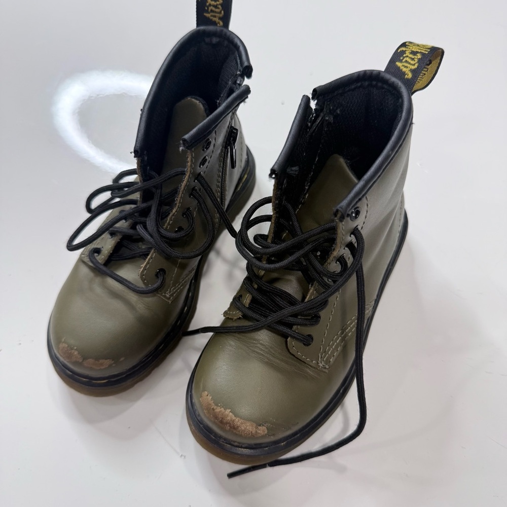Dr Marten's • 1460 T Combat Boots Leather Side Zip Kids • Size 9 A030126